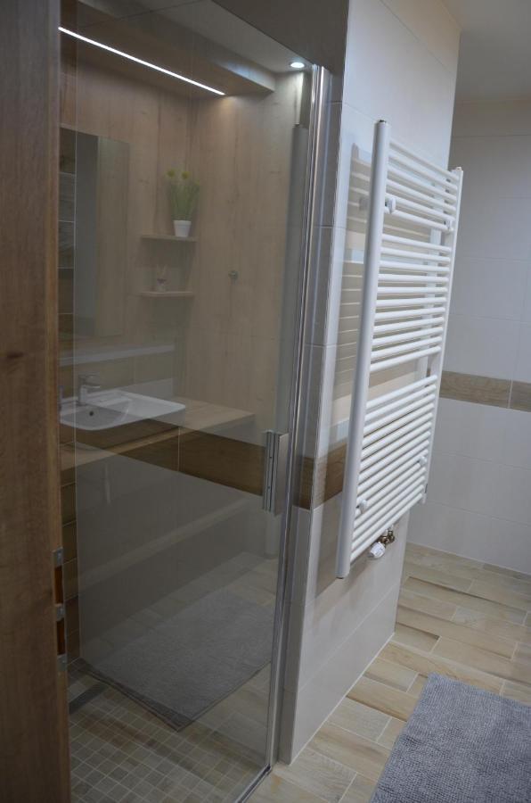 Visit Sauna Klinovec Loučná pod Klínovcem Eksteriør billede